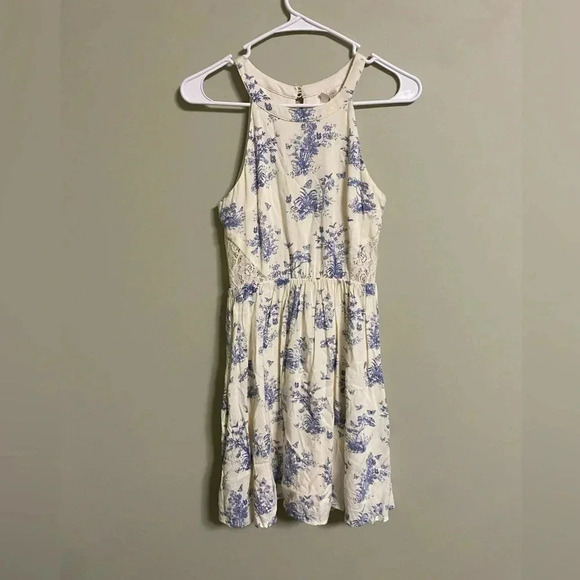 Disney Cinderella Dress Size Small Sleeveless Fit Flare Floral Lace Cut Out - Picture 1 of 9